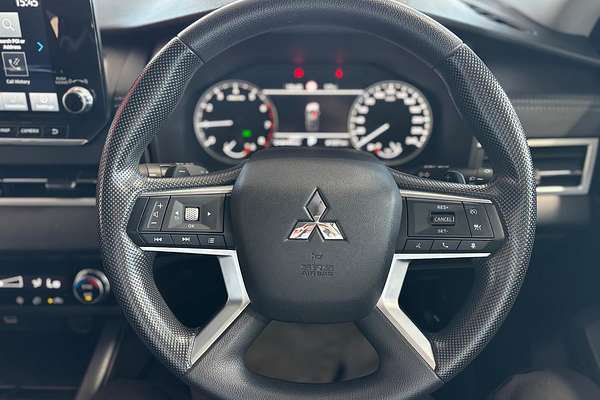 2022 Mitsubishi Outlander ES ZM