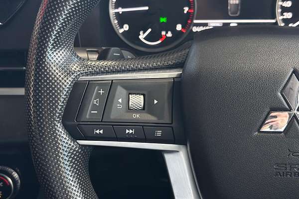 2022 Mitsubishi Outlander ES ZM
