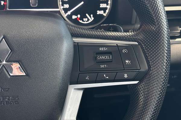 2022 Mitsubishi Outlander ES ZM