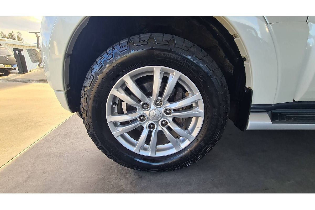 2014 Mitsubishi Pajero GLX NX