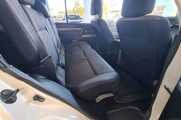 2014 Mitsubishi Pajero GLX NX