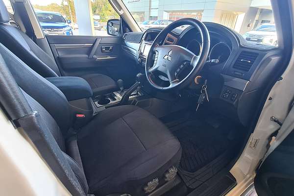 2014 Mitsubishi Pajero GLX NX