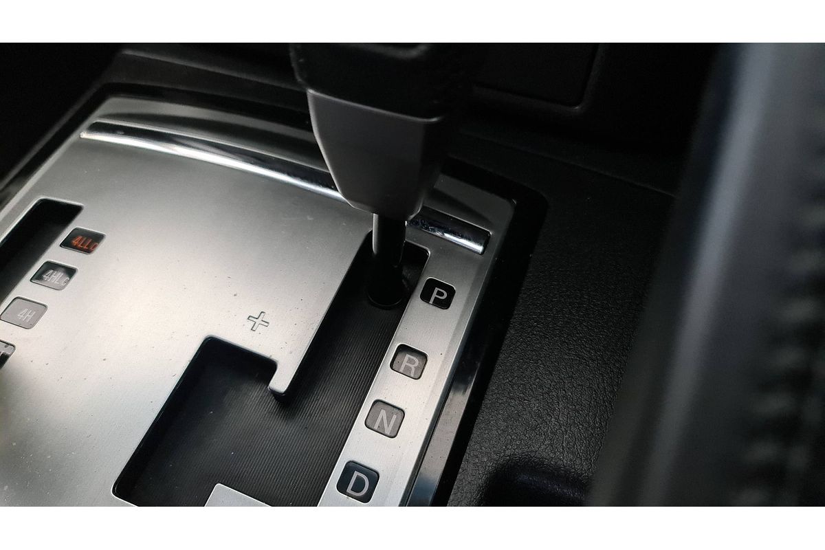 2014 Mitsubishi Pajero GLX NX