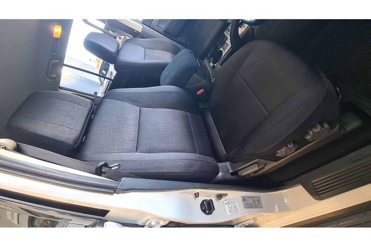 2014 Mitsubishi Pajero GLX NX