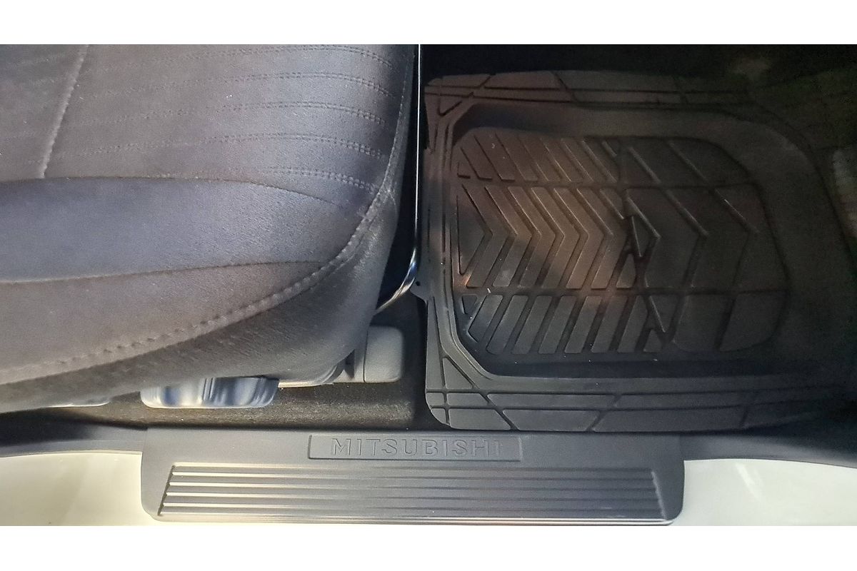 2014 Mitsubishi Pajero GLX NX