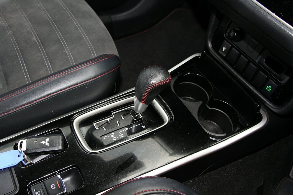 2020 Mitsubishi Outlander Black Edition ZL