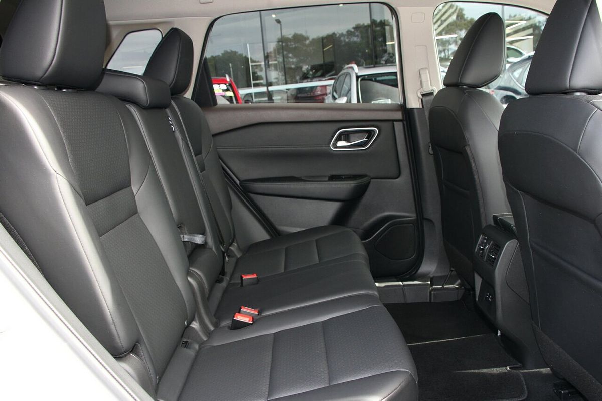 2024 Nissan X-TRAIL ST-L T33
