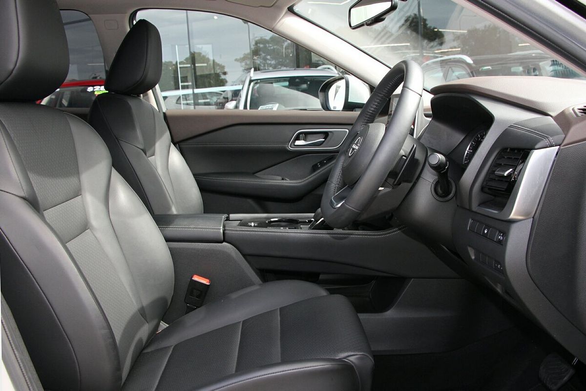 2024 Nissan X-TRAIL ST-L T33