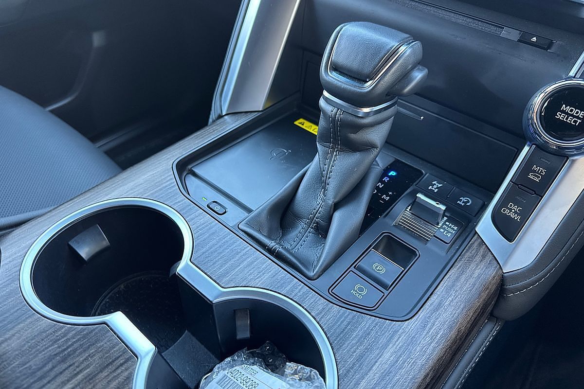 2023 Toyota Landcruiser VX FJA300R