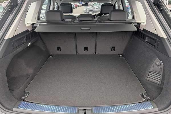2025 Volkswagen Touareg 170TDI RC