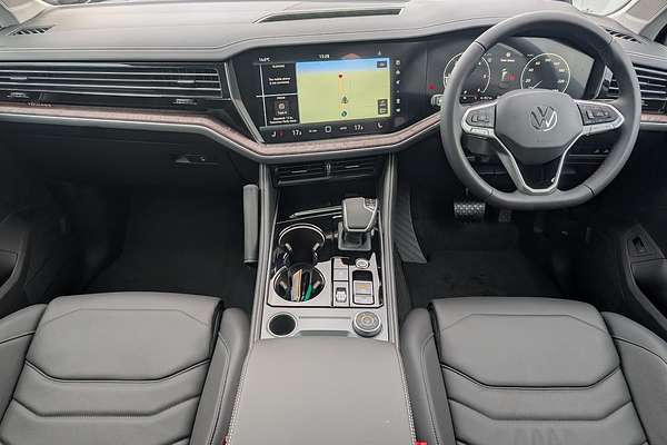2025 Volkswagen Touareg 170TDI RC