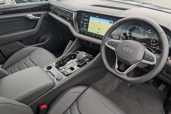 2025 Volkswagen Touareg 170TDI RC