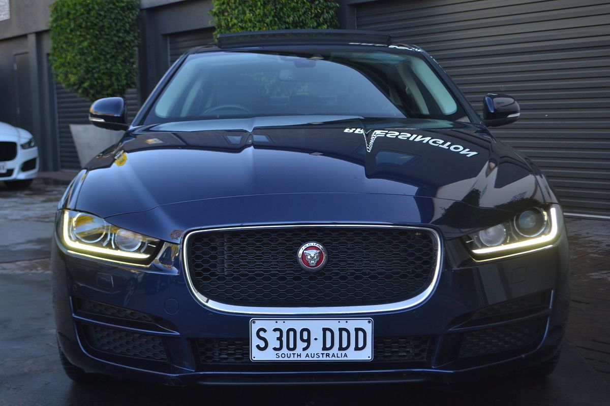 2017 Jaguar XE 20t Prestige X760
