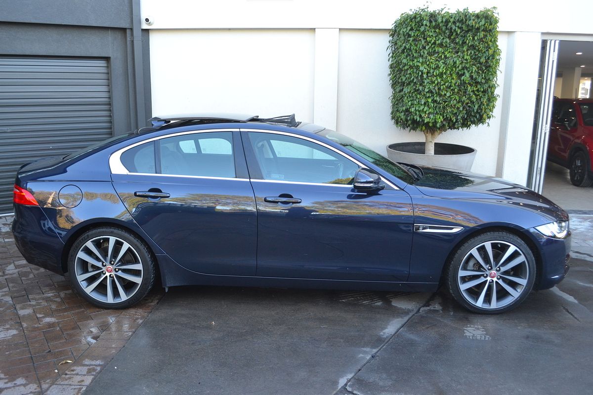 2017 Jaguar XE 20t Prestige X760