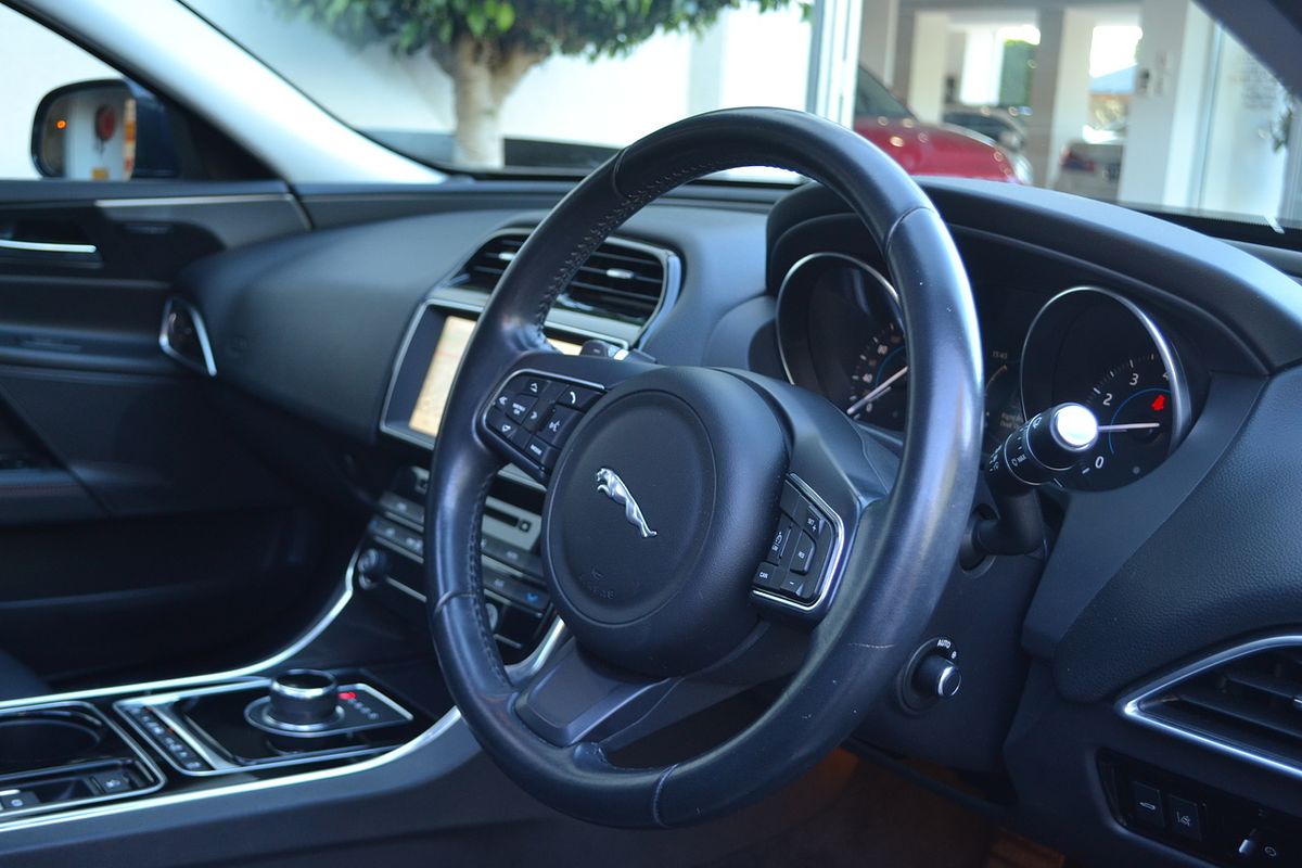 2017 Jaguar XE 20t Prestige X760