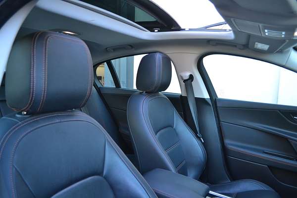 2017 Jaguar XE 20t Prestige X760