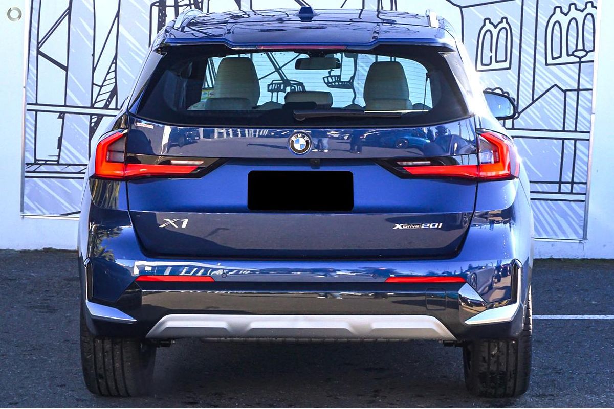 2025 BMW X1 xDrive20i U11