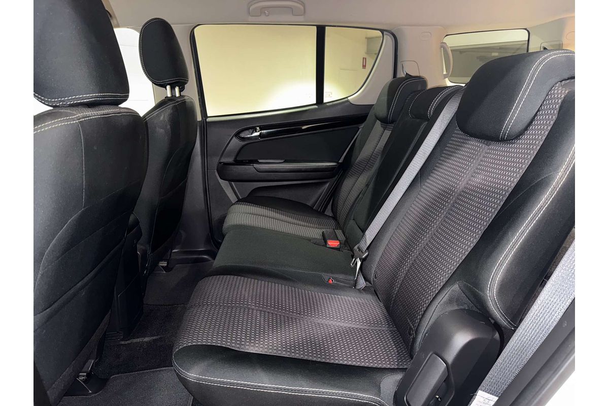 2021 Isuzu MU-X LS-M