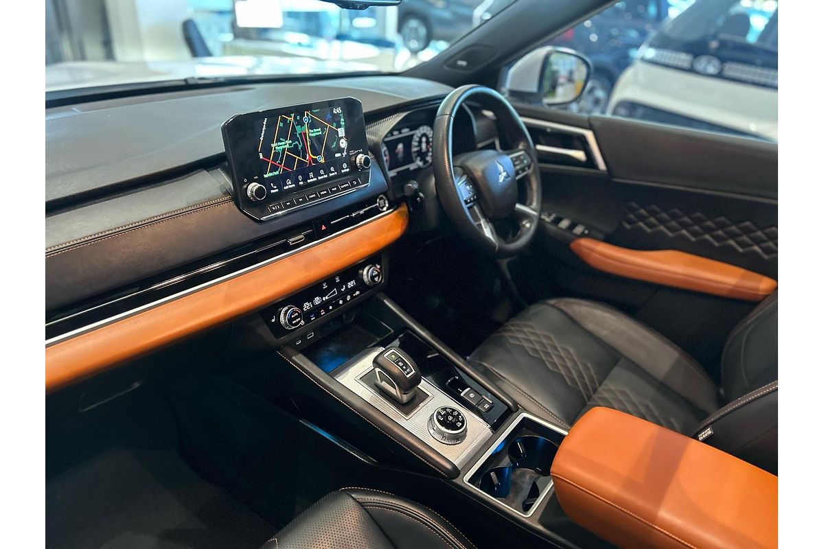 2023 Mitsubishi Outlander Exceed Tourer ZM