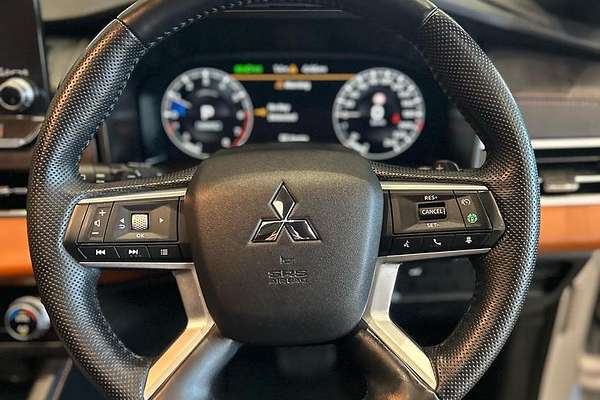 2023 Mitsubishi Outlander Exceed ZM