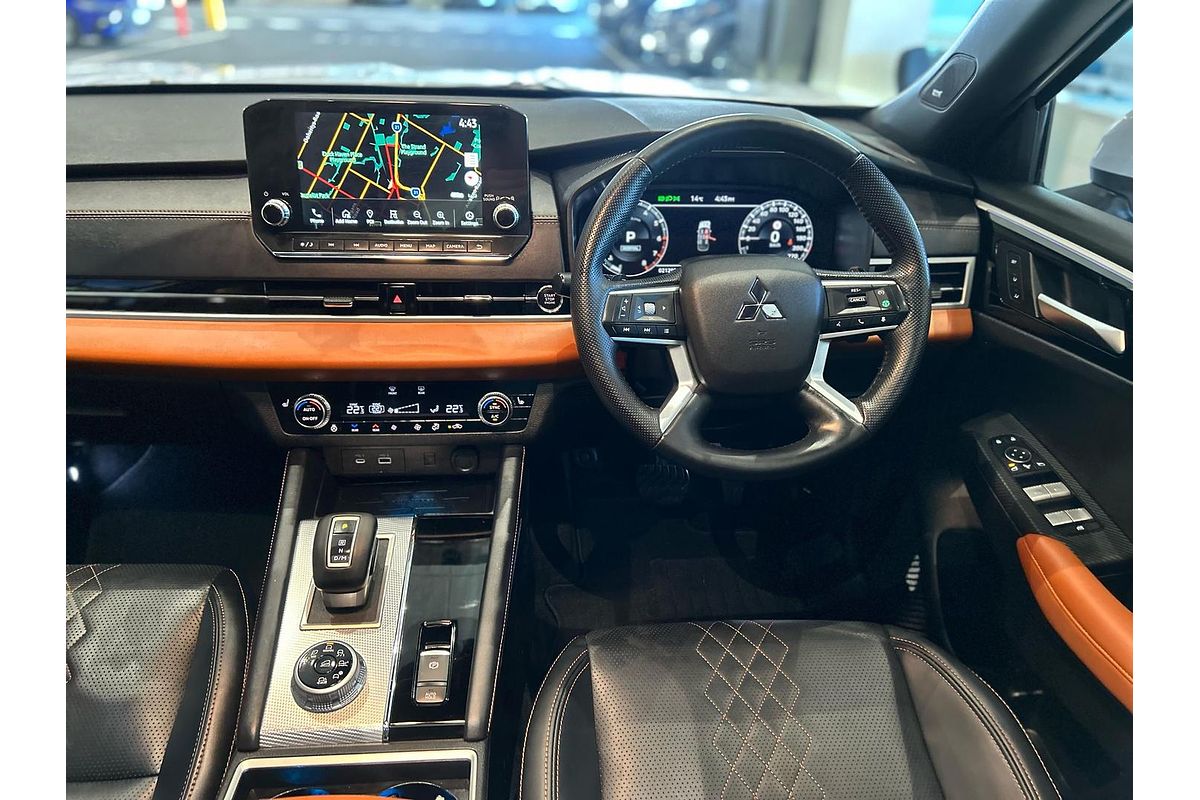 2023 Mitsubishi Outlander Exceed Tourer ZM