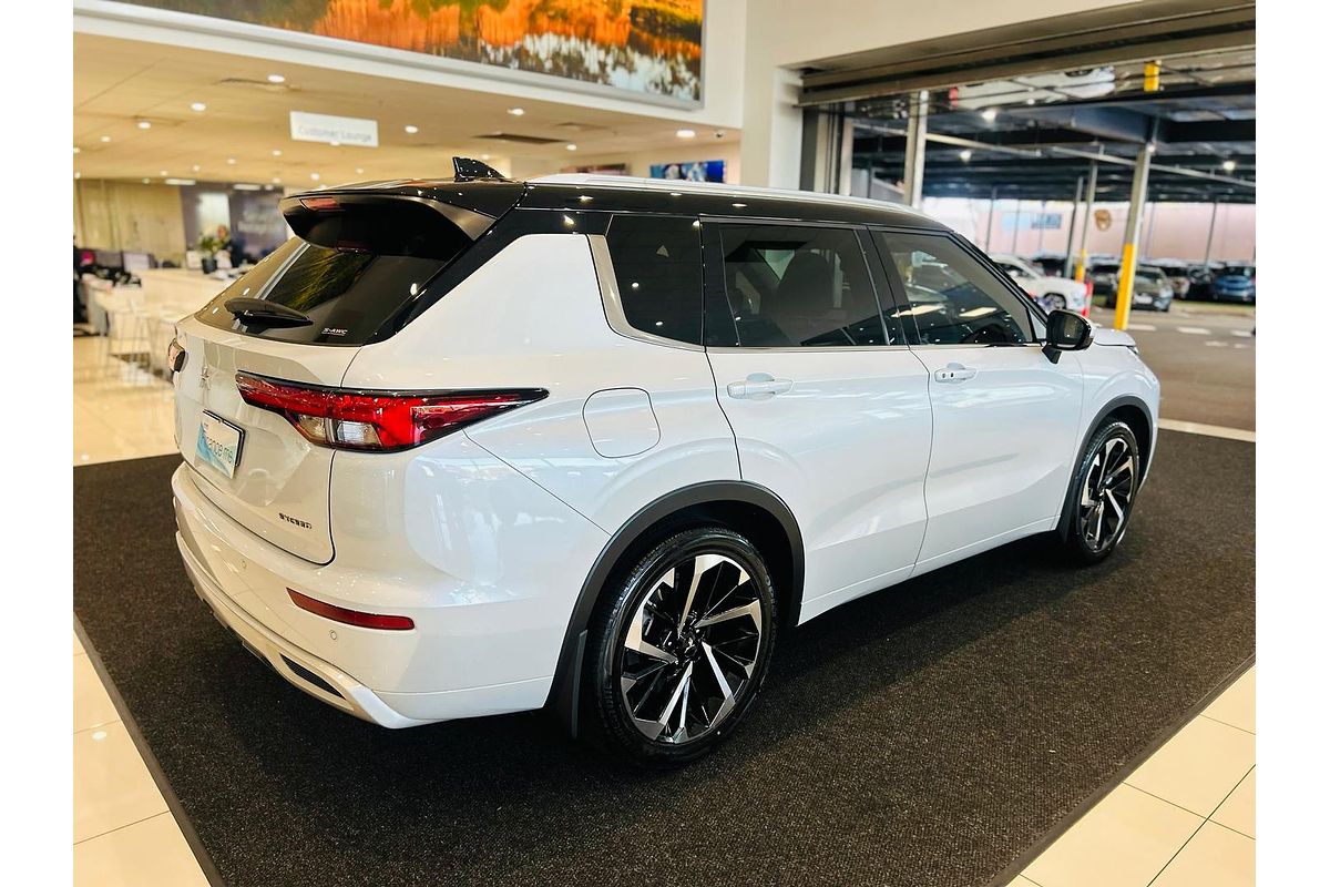 2023 Mitsubishi Outlander Exceed Tourer ZM