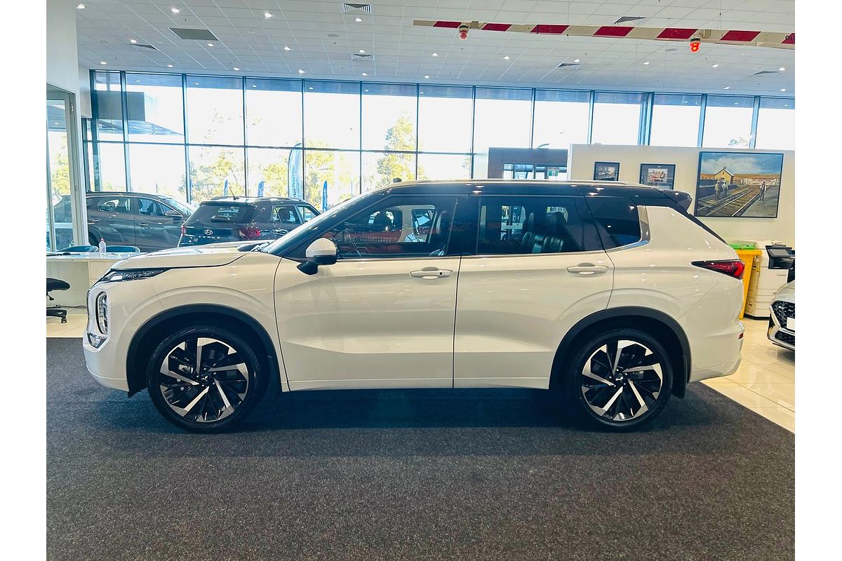 2023 Mitsubishi Outlander Exceed Tourer ZM