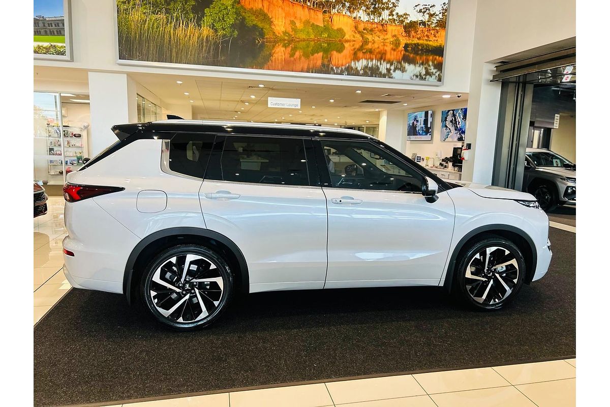 2023 Mitsubishi Outlander Exceed Tourer ZM