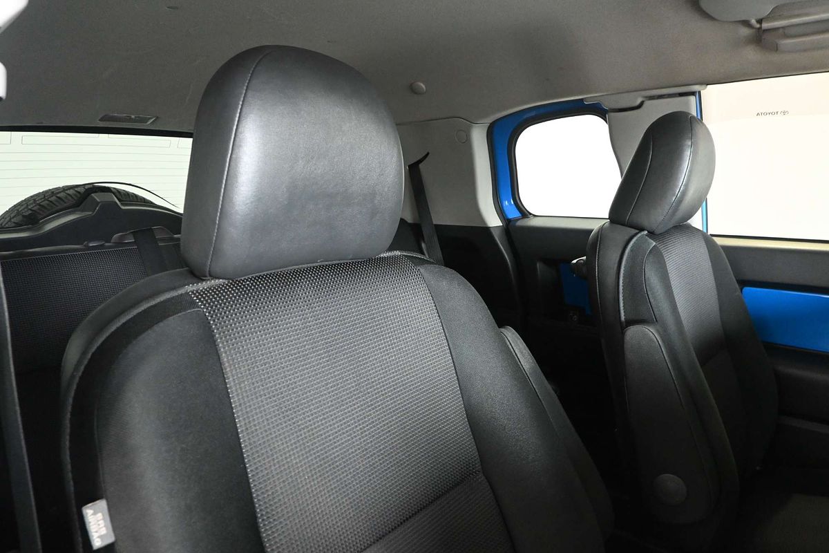 2012 Toyota FJ Cruiser GSJ15R