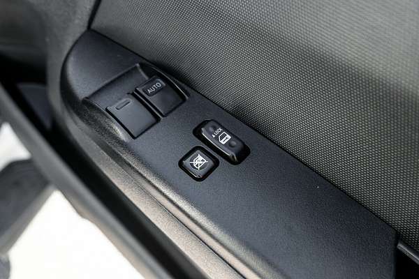 2010 Toyota HiAce LWB TRH201R MY07 Upgrade