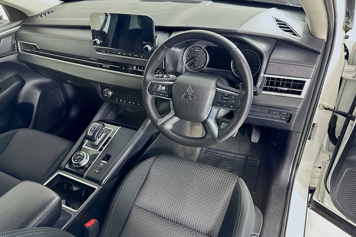 2023 Mitsubishi OUTLANDER LS 7 SEAT (AWD) ZM MY23