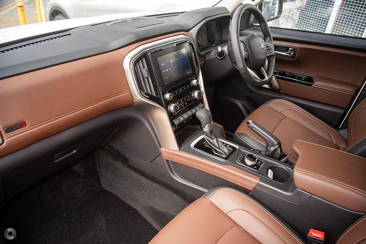 2024 Mahindra Scorpio Z8L