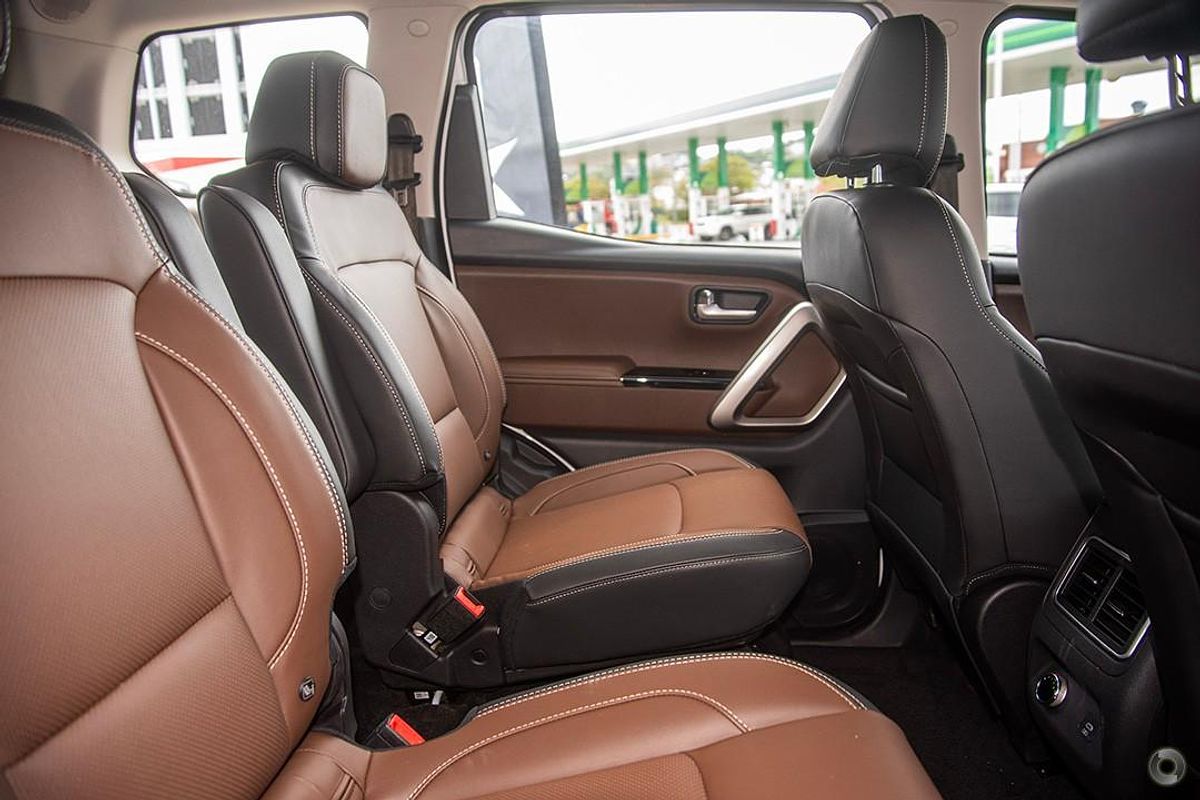 2024 Mahindra Scorpio Z8L
