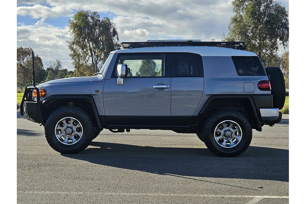 2013 Toyota FJ Cruiser GSJ15R