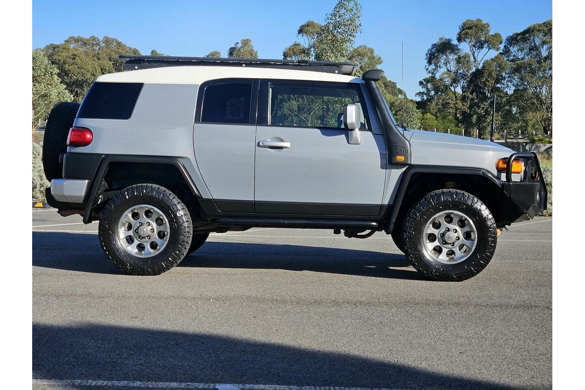 2013 Toyota FJ Cruiser GSJ15R