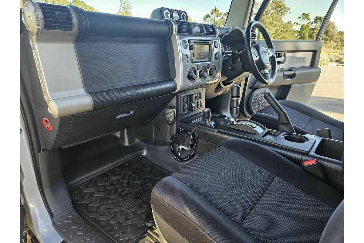 2013 Toyota FJ Cruiser GSJ15R