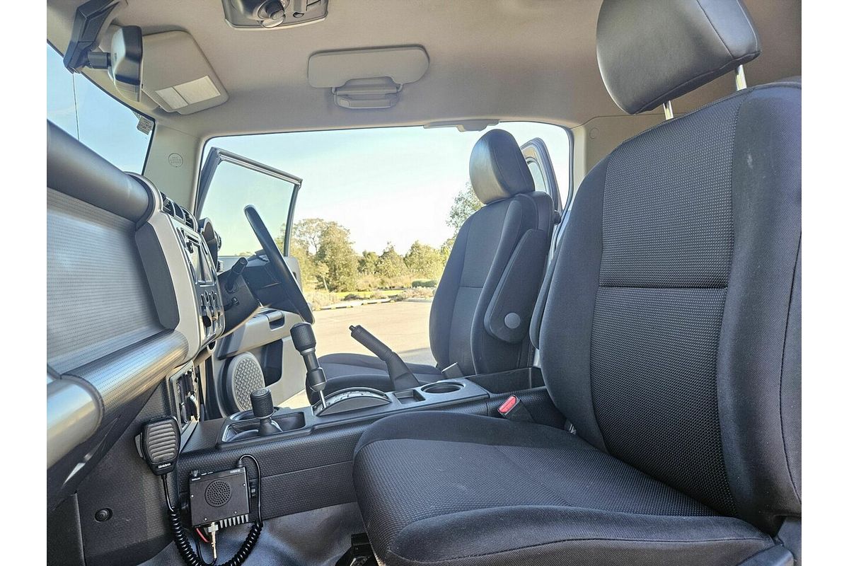 2013 Toyota FJ Cruiser GSJ15R