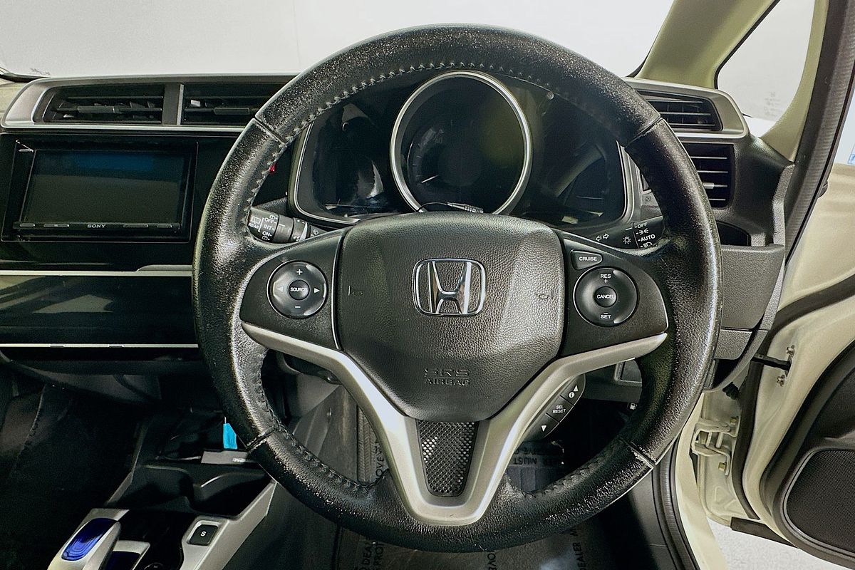 2014 Honda FIT (HYBRID) GP