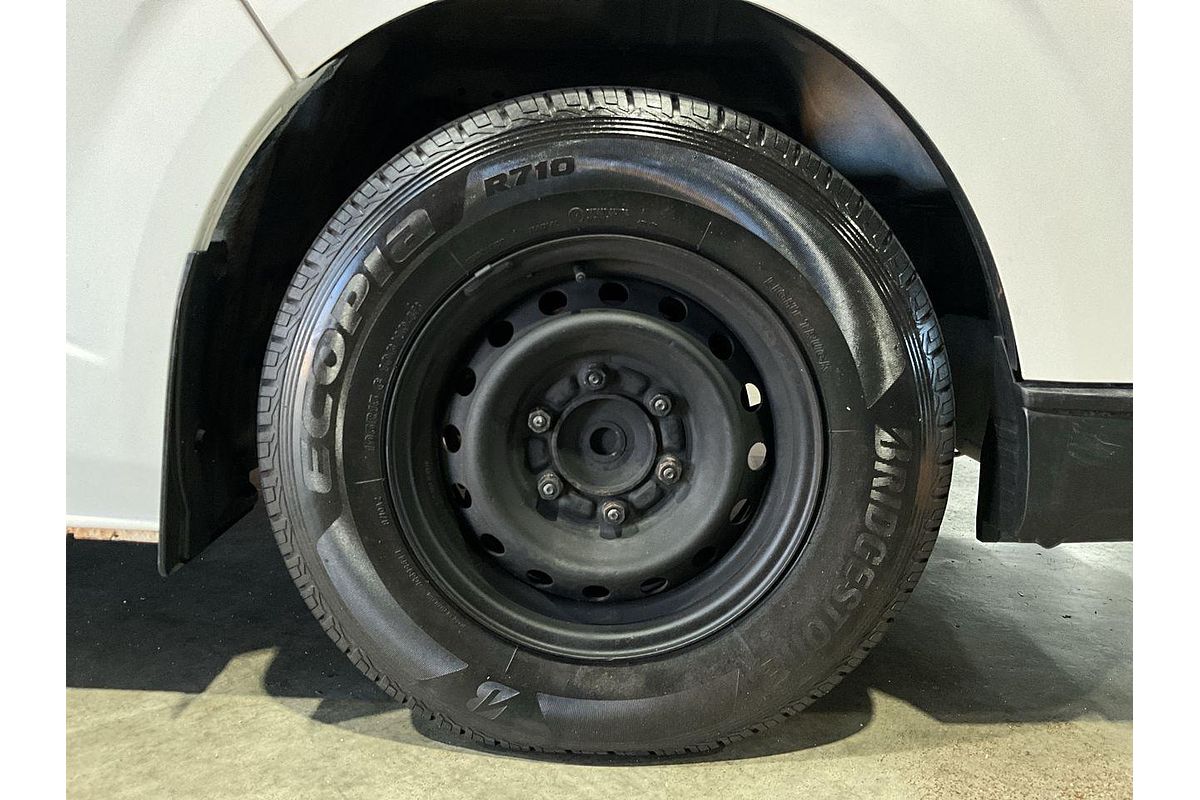 2019 Toyota Hiace Commuter KDH223R