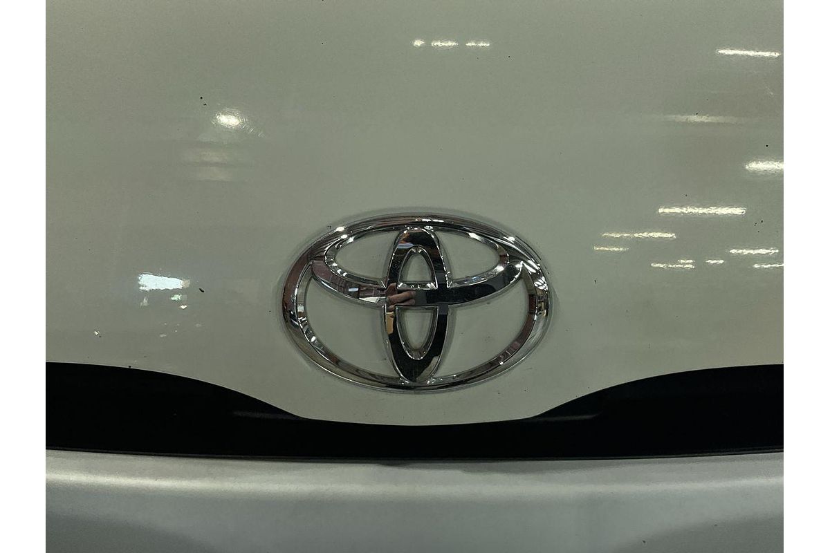 2019 Toyota Hiace Commuter KDH223R