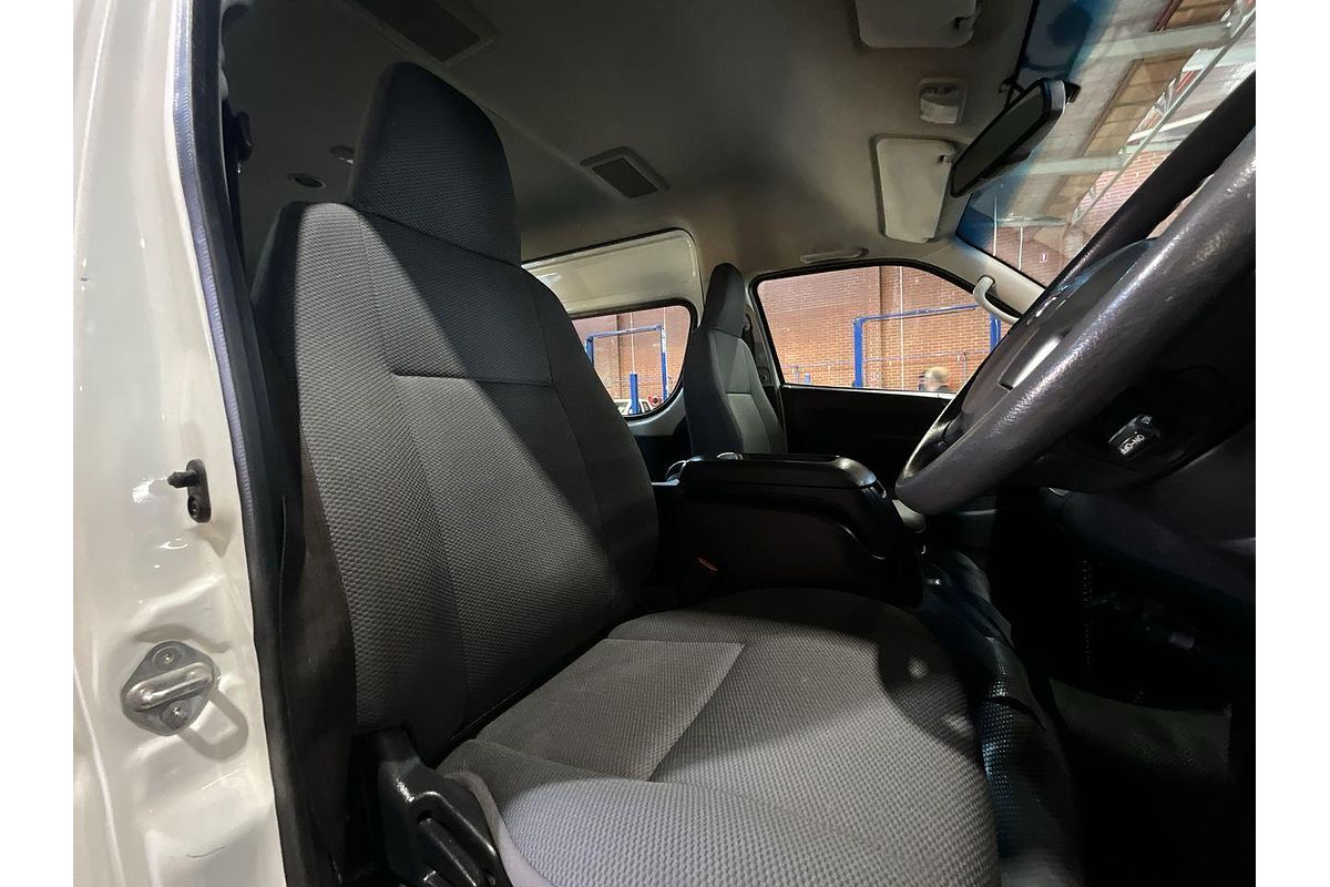 2019 Toyota Hiace Commuter KDH223R