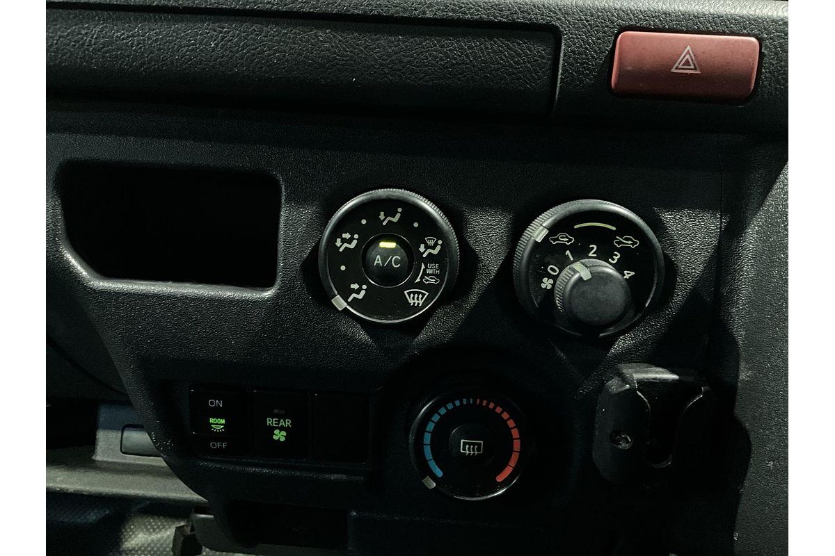 2019 Toyota Hiace Commuter KDH223R