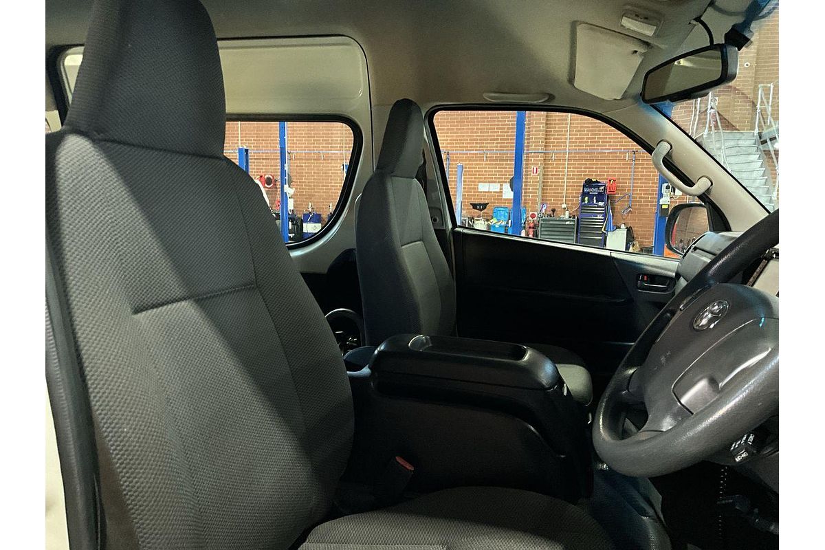 2019 Toyota Hiace Commuter KDH223R