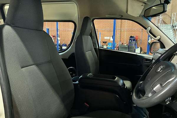 2019 Toyota Hiace Commuter KDH223R