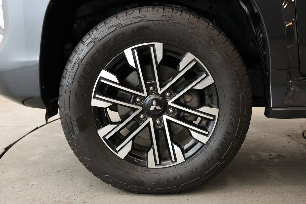 2022 Mitsubishi Pajero Sport GLS QF