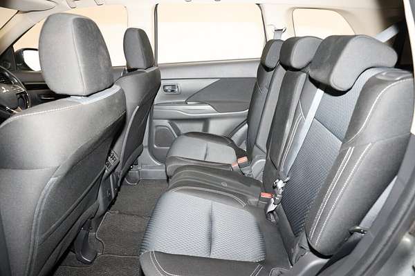 2021 Mitsubishi Outlander ES ZL