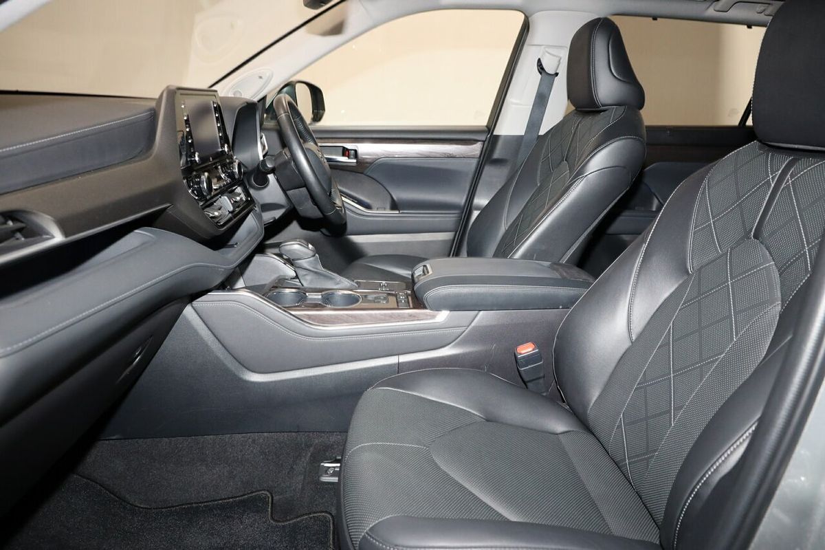 2022 Toyota Kluger Grande AXUH78R