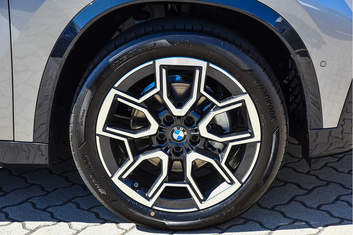 2024 BMW X1 xDrive20i U11