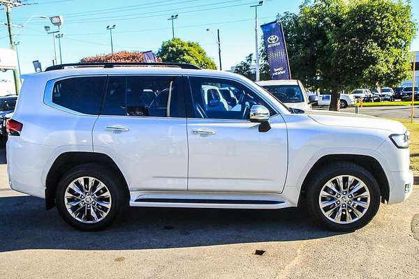 2022 Toyota Landcruiser Sahara ZX FJA300R