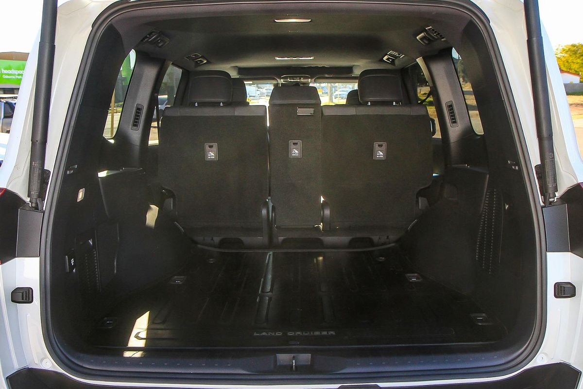 2022 Toyota Landcruiser Sahara ZX FJA300R
